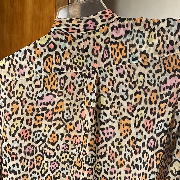 Woman’s blouse - Picture 4 of 5